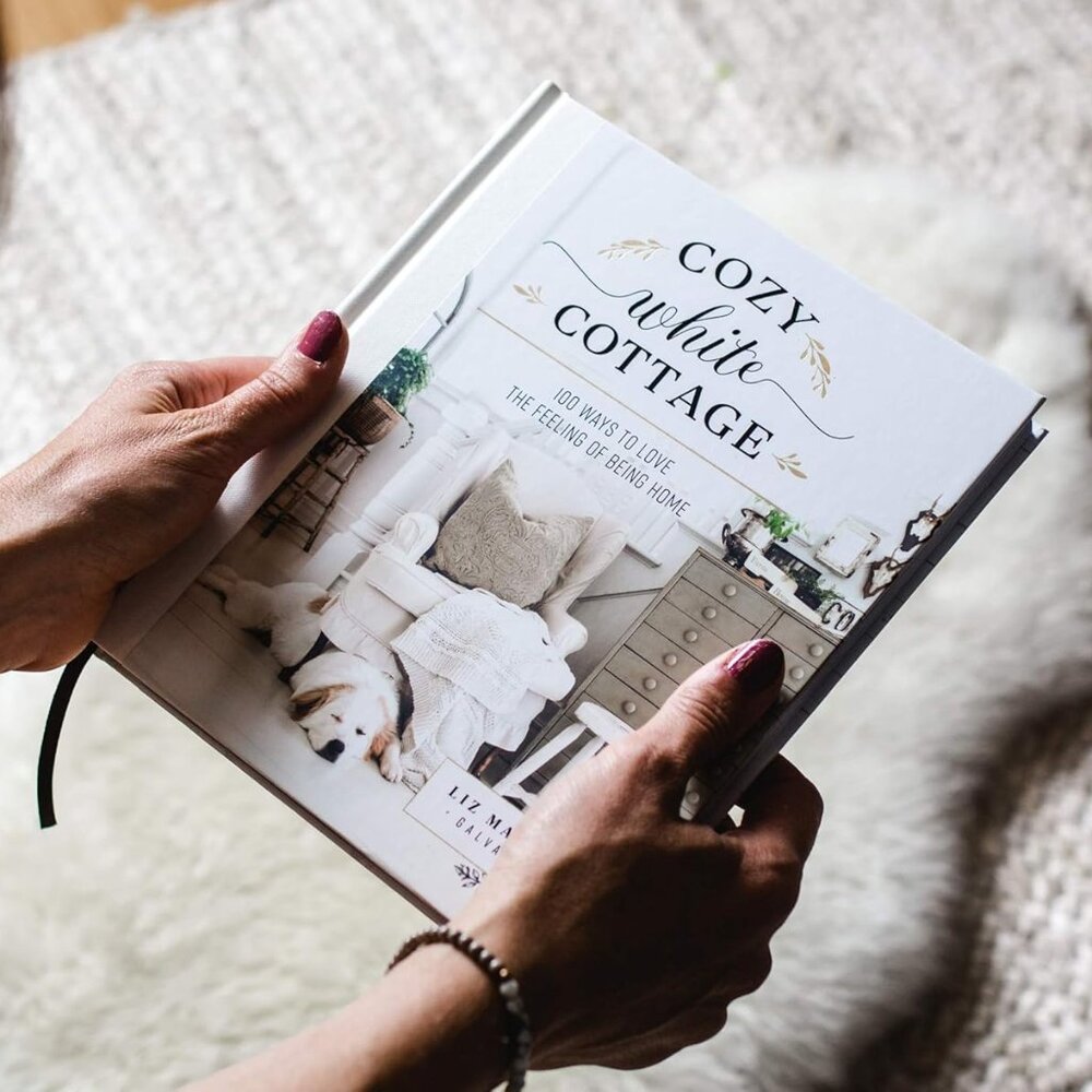 Cozy White Cottage: 100 Ways to Love the Feeling of Being Home - Picture 4 of 15